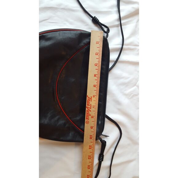 Vintage BETTINA Black with Red Piping‎ Leather purse, EUC, size small - Picture 6 of 12